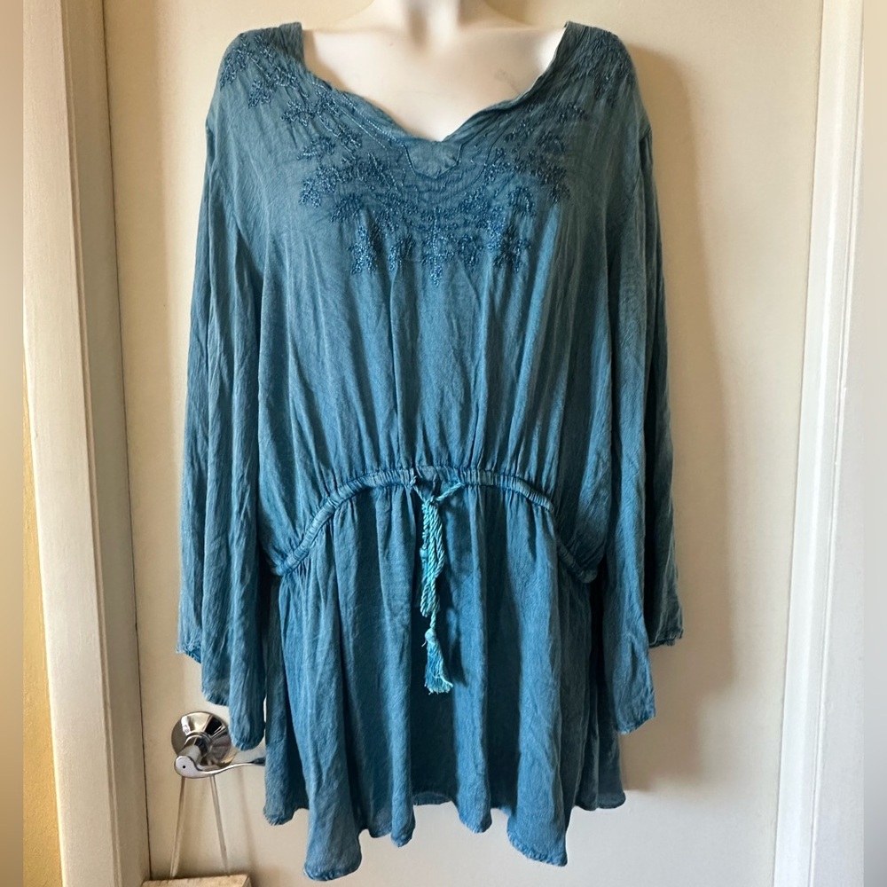 Jennifer Lauren Embroidered Flutter Sleeve Pull On Bathing / Swim Suit Cover Up.